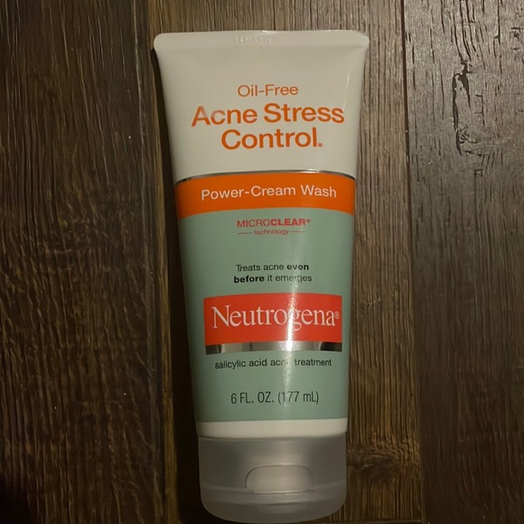 Neutrogena Skincare Nwt Neutrogena Acne Face Wash Poshmark